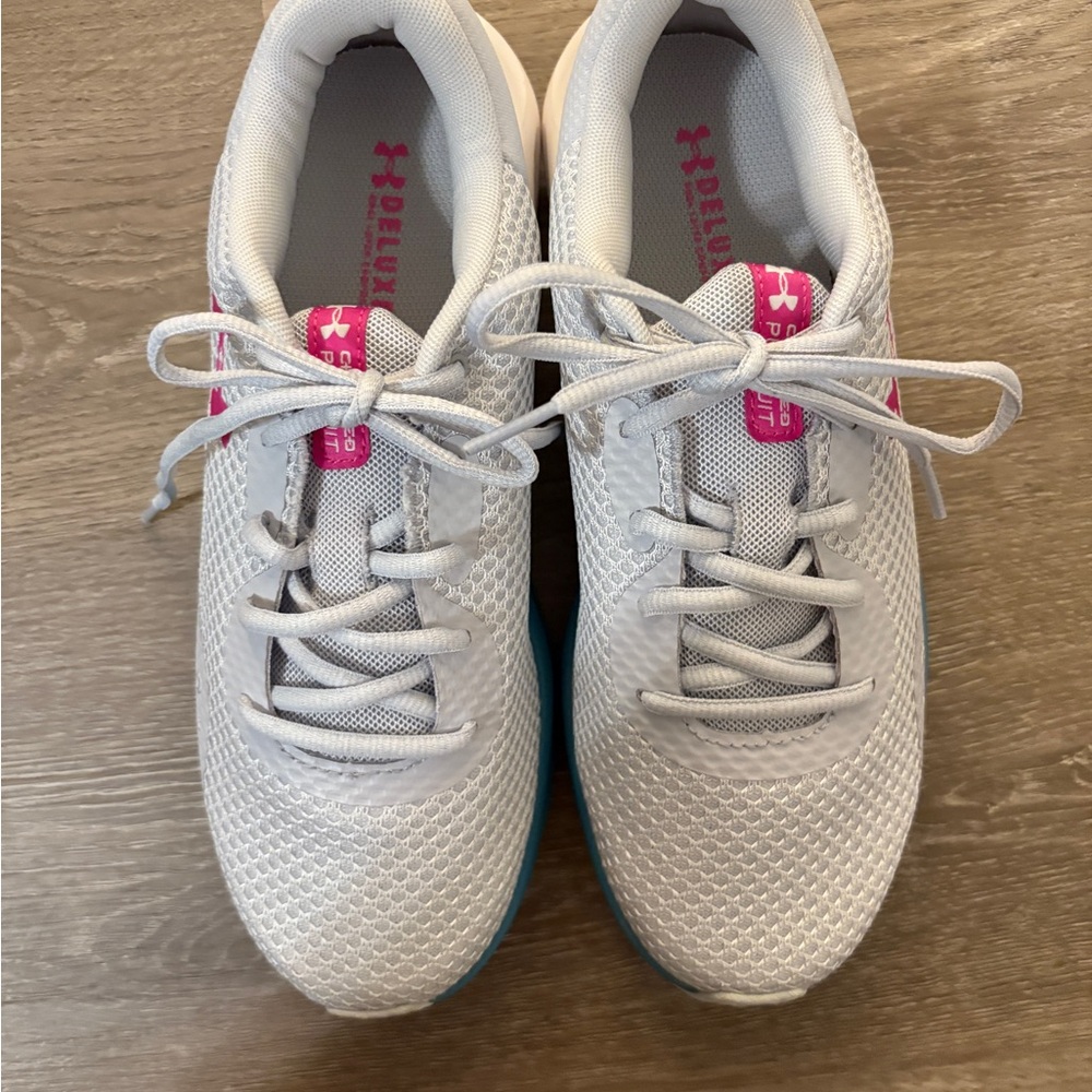 Under Armour Gray and Pink Athletic Shoes Lightweight Breathable Design